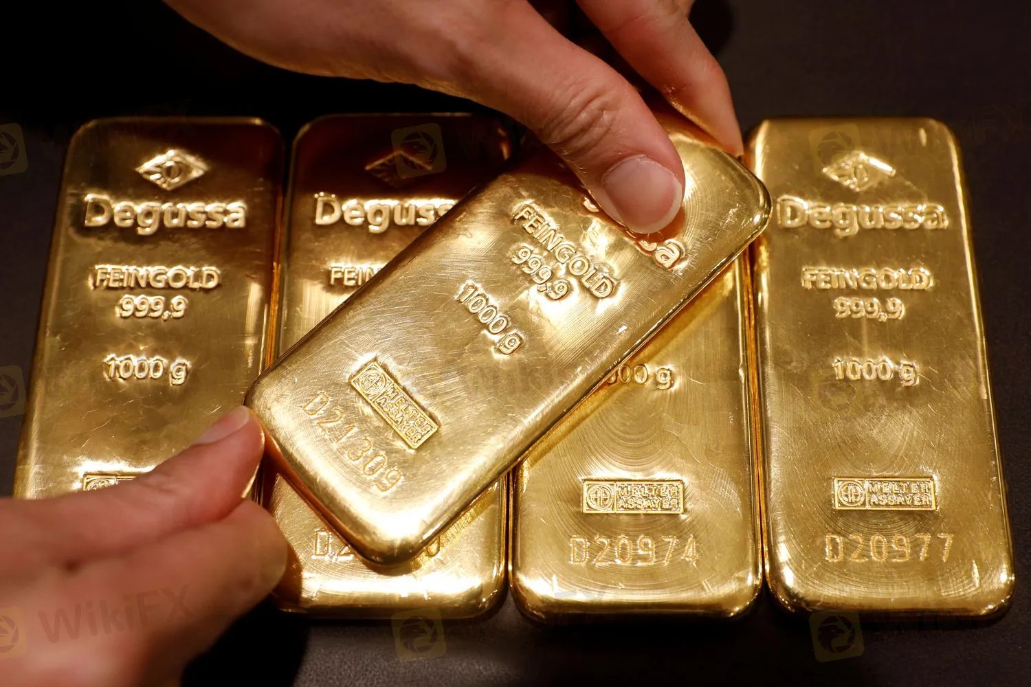 Gold4.jpg Gold4.jpg