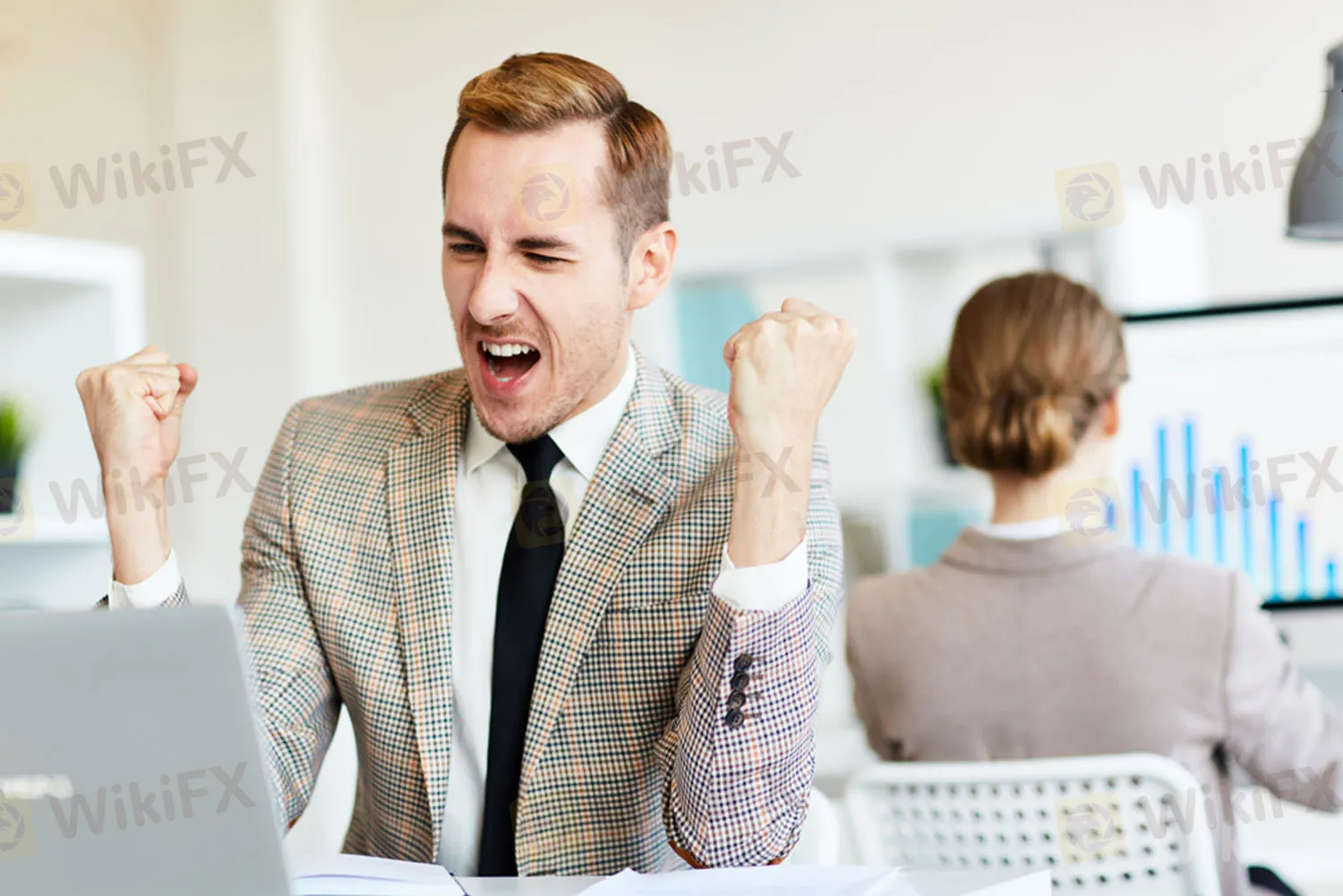 successful-trader-work_wps图片2.jpg successful-trader-work_wps图片2.jpg