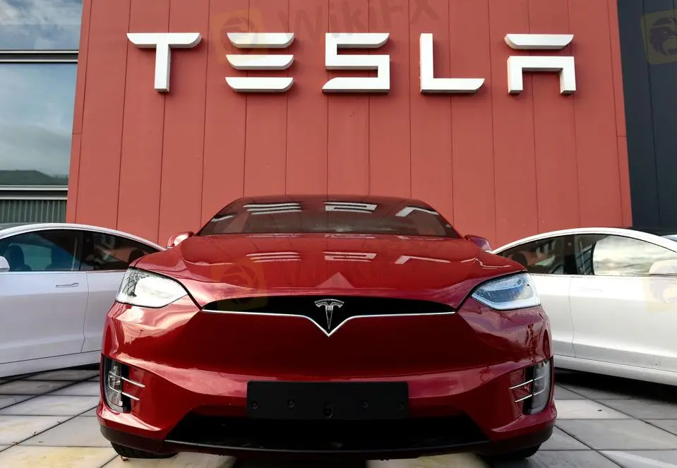 tesla.jpg tesla.jpg
