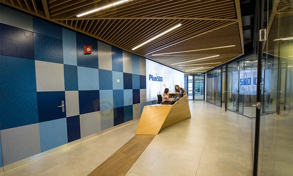 Plus500-office.jpg Plus500-office.jpg
